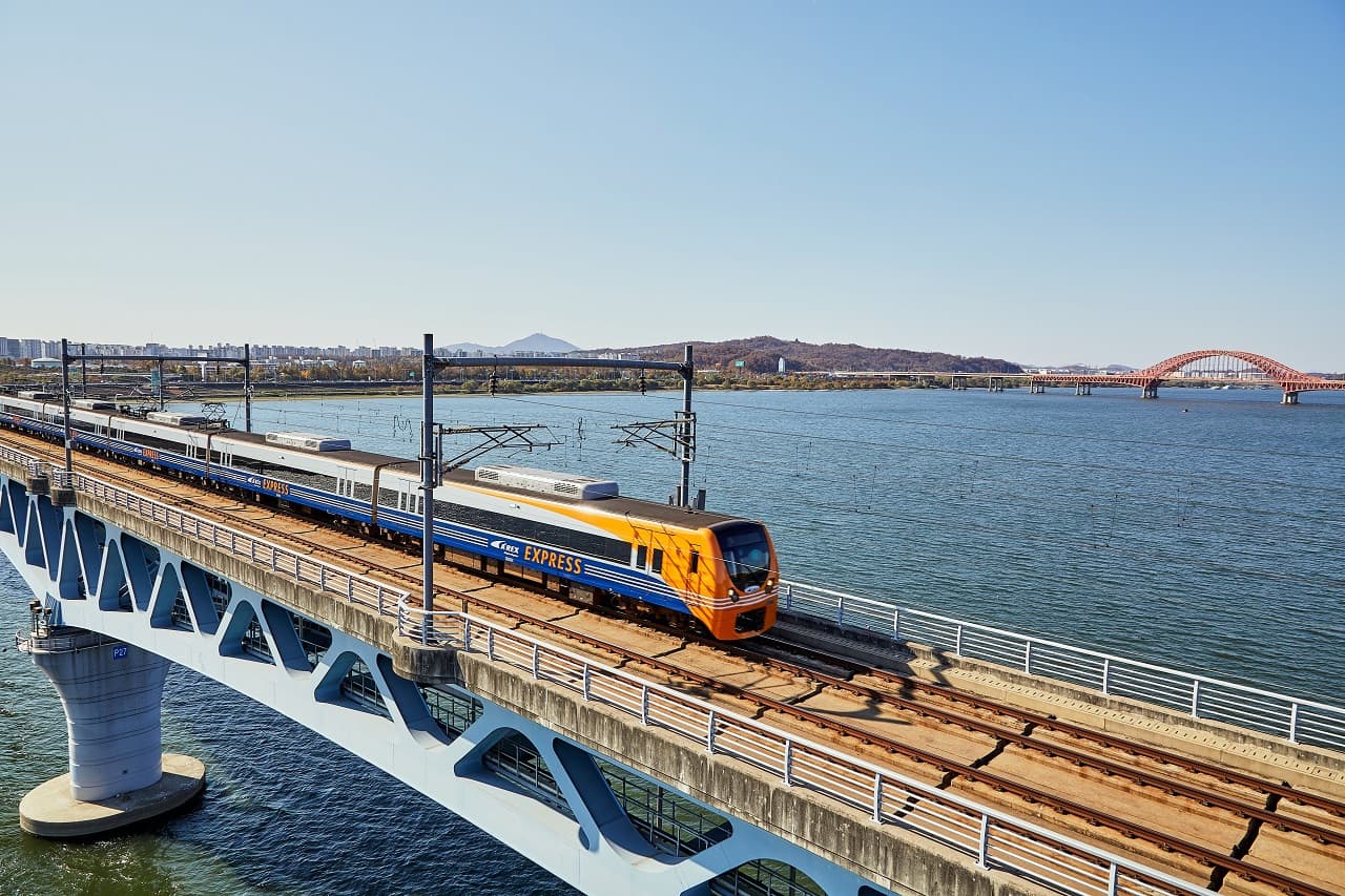 COMBO: AREX Incheon Airport Express Train + Korea Unlimited Data with High-Speed Access SIM Card - main image