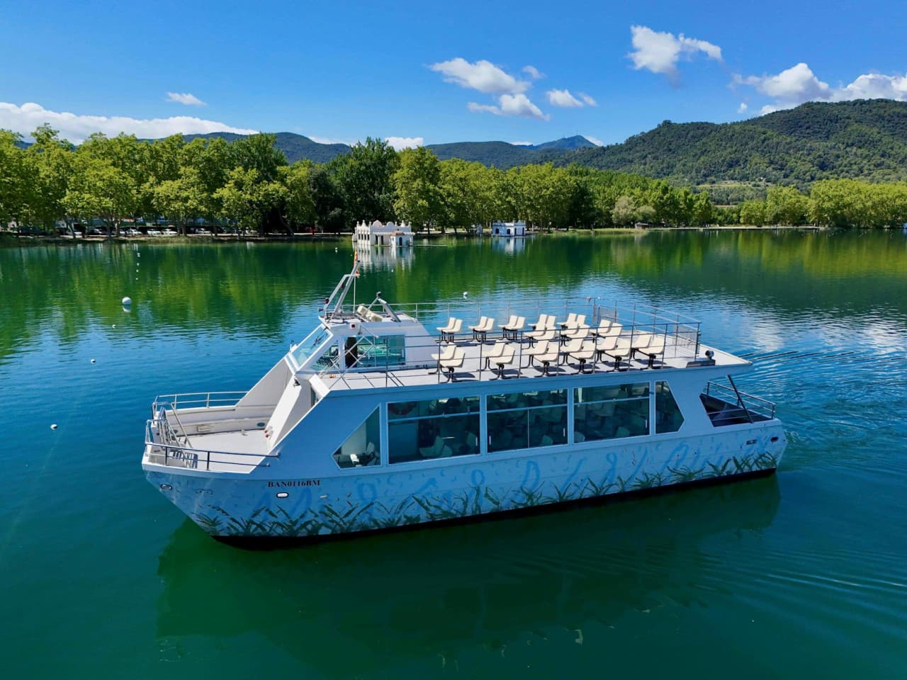 Girona: Lake of Banyoles Boat Tour - main image
